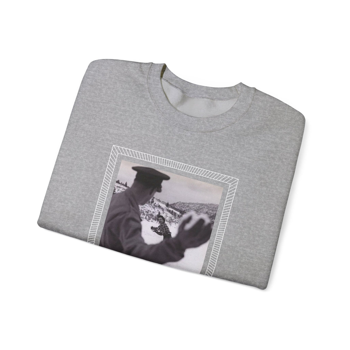 Snowball Fight, Marines, 1940 Vintage Graphic Sweatshirt product image 12