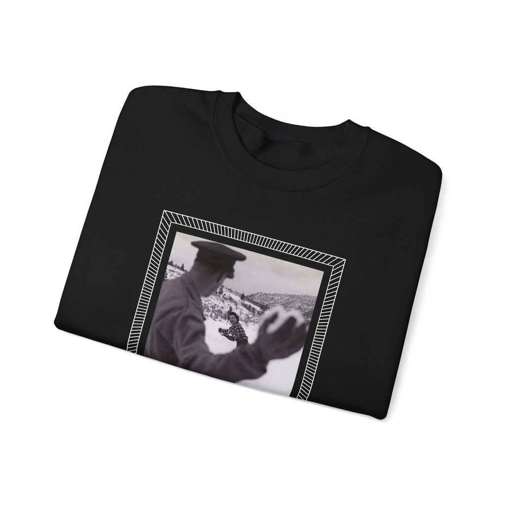 Snowball Fight, Marines, 1940 Vintage Graphic Sweatshirt product image 8