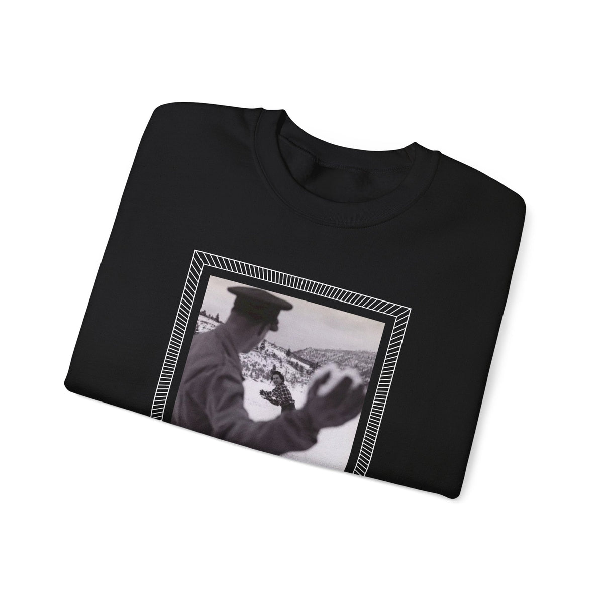 Snowball Fight, Marines, 1940 Vintage Graphic Sweatshirt product image 8