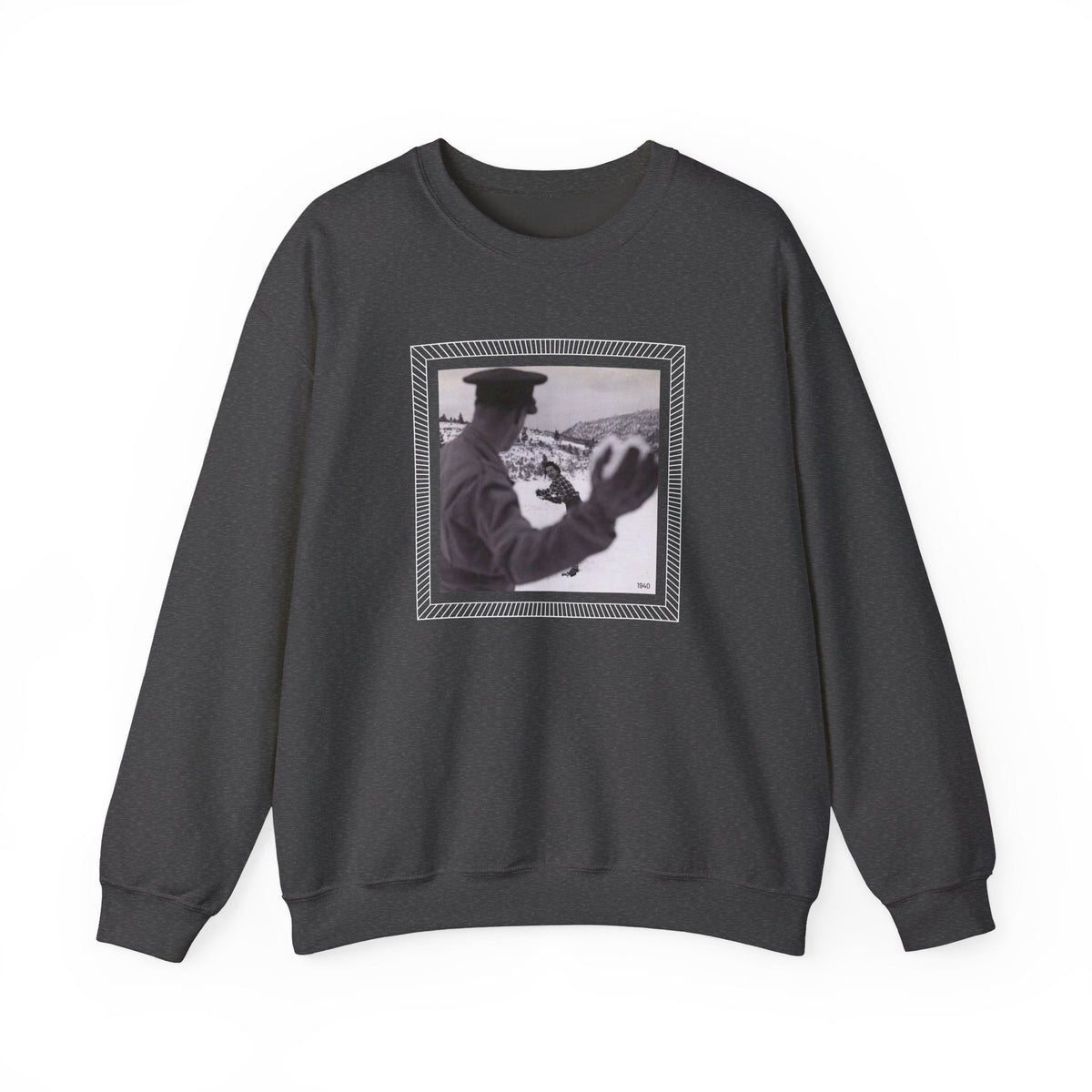 Snowball Fight, Marines, 1940 Vintage Graphic Sweatshirt product image 6
