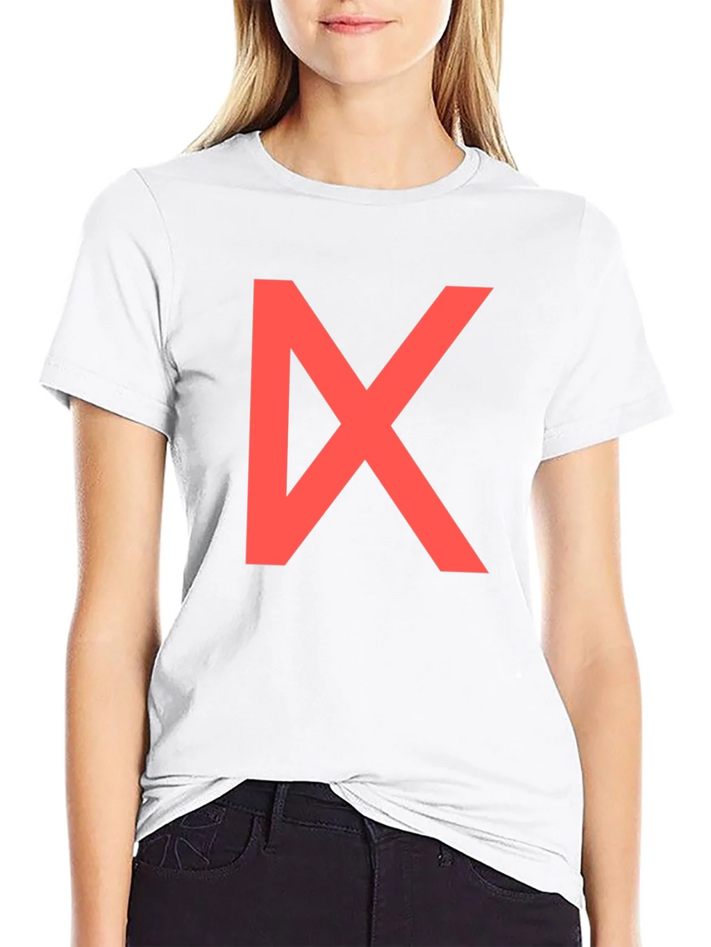Bold Red Geometric Graphic Print Black T-Shirt product image 8