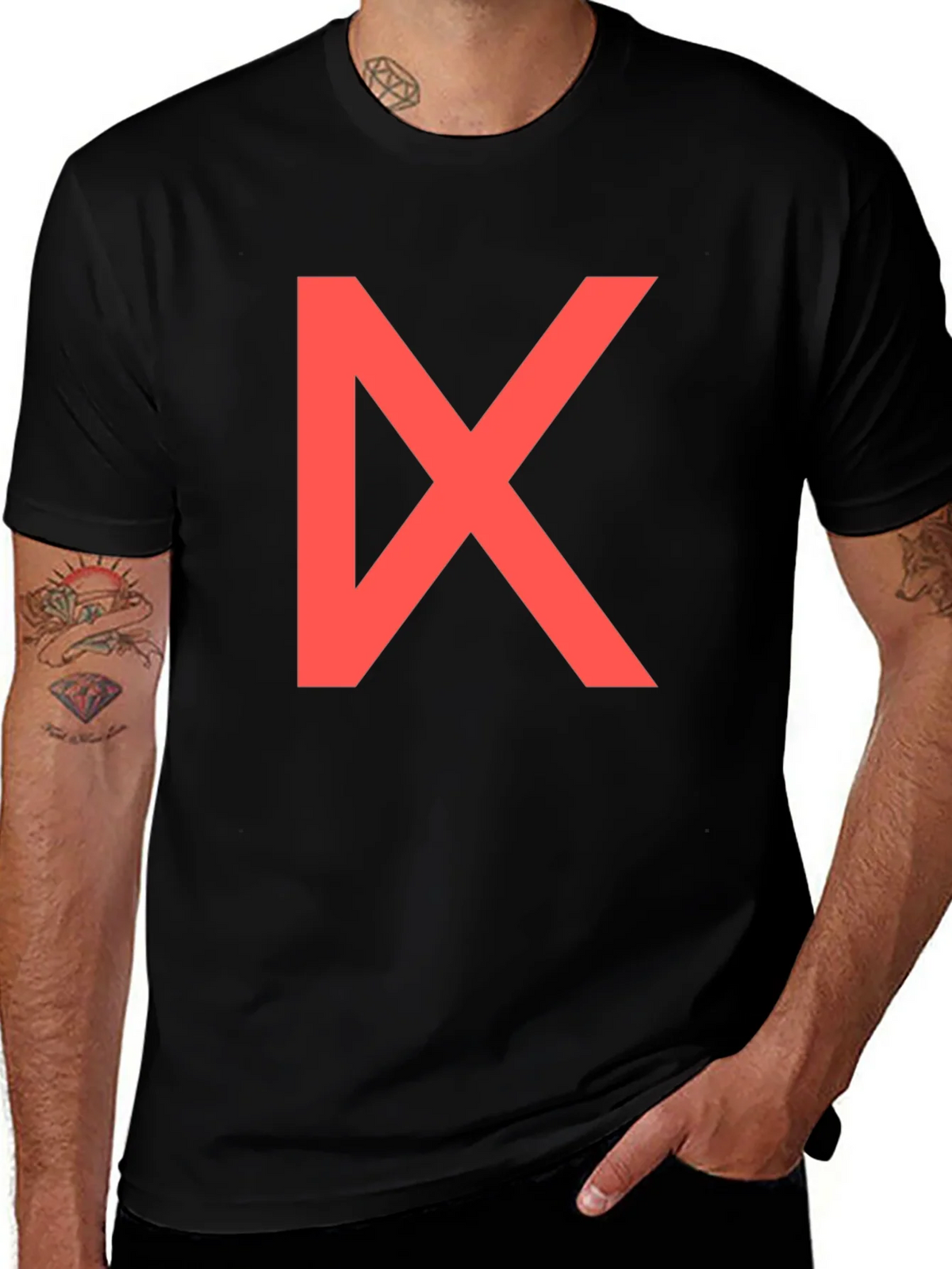 Bold Red Geometric Graphic Print Black T-Shirt product image 1