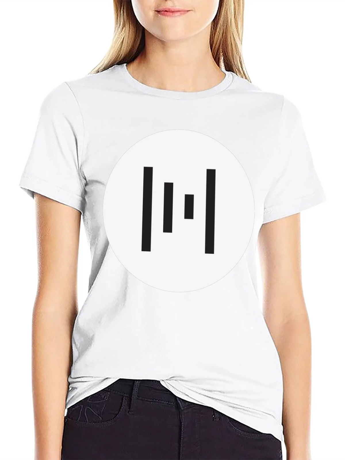 Minimalist Geometric T-Shirt - Black product image 8